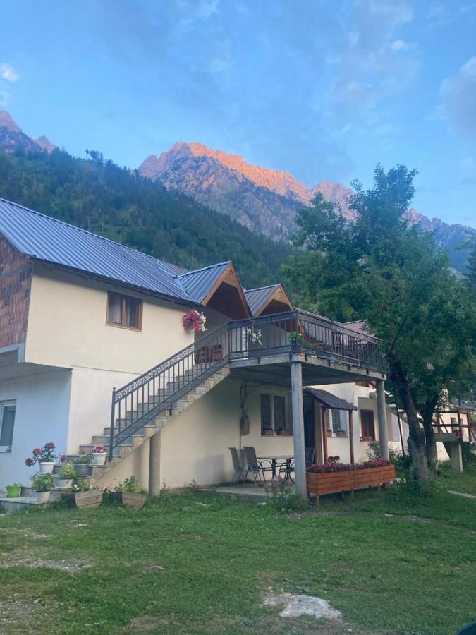 Bujtina Arturi Hotel Valbone Ngoại thất bức ảnh